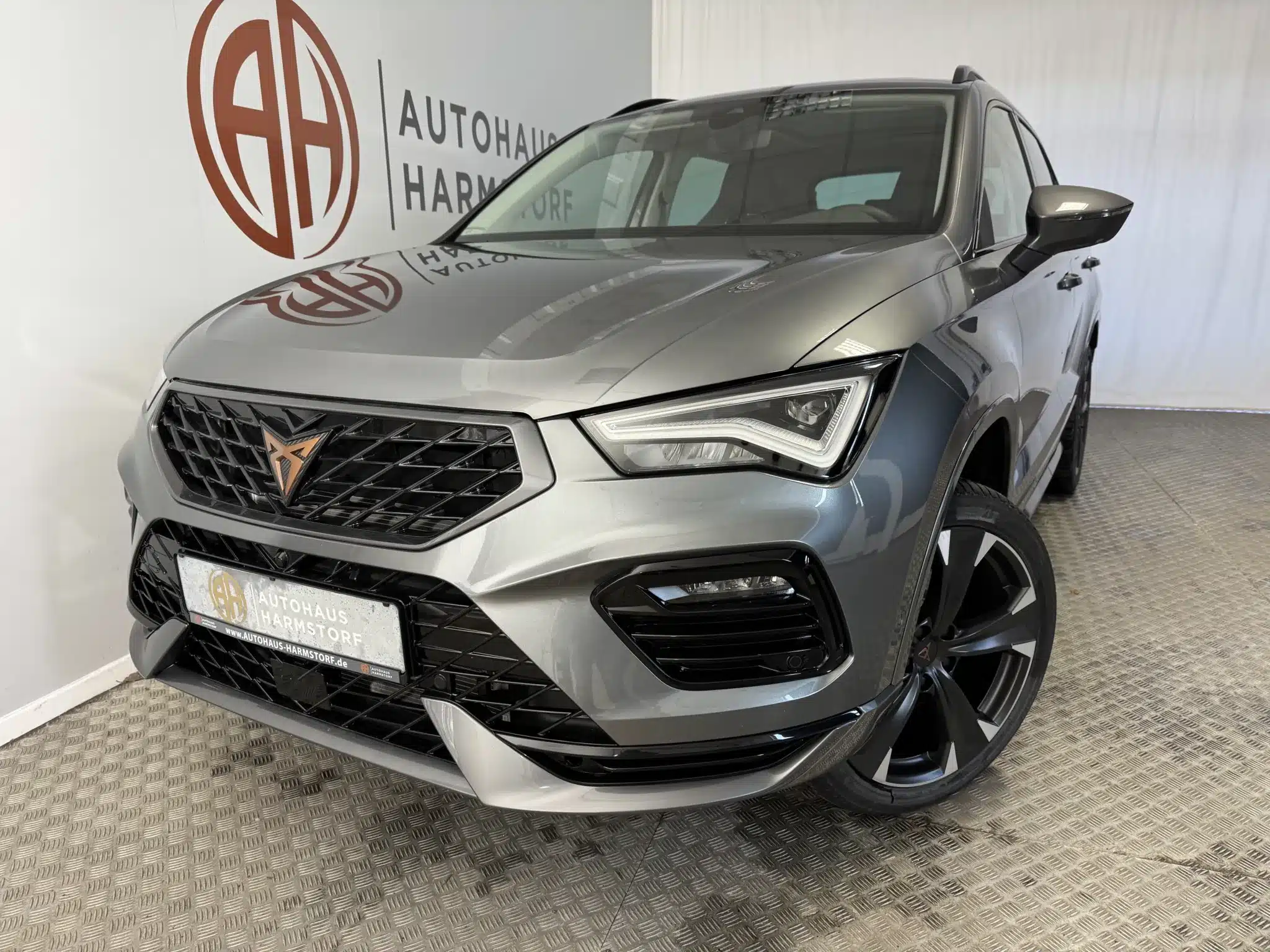 Cupra Ateca 1.5 DSG 150PS (2026) 34.990 € 4 Cupra Ateca 1.5 DSG 150PS (2026) 34.990 €